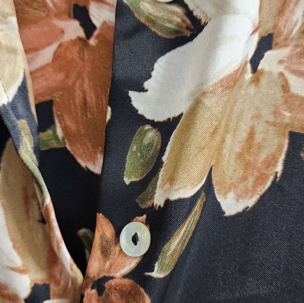 Tamara H Satin Floral Black and Brown Women's Top Button Down Nwot - Picture 6 of 7